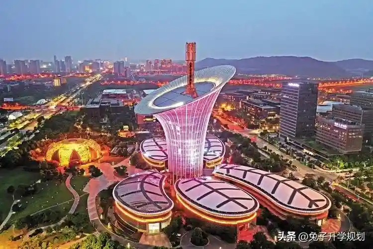 热门升学城市推荐之:“九省通衢”“樱花之城”武汉 热门升学城市推荐之:“九省通衢”“樱花之城”武汉