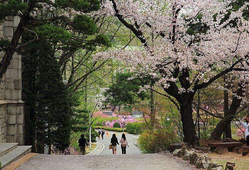 新学期 新启航!黑龙江外国语学院开展“第一周巡课听课评课”工作