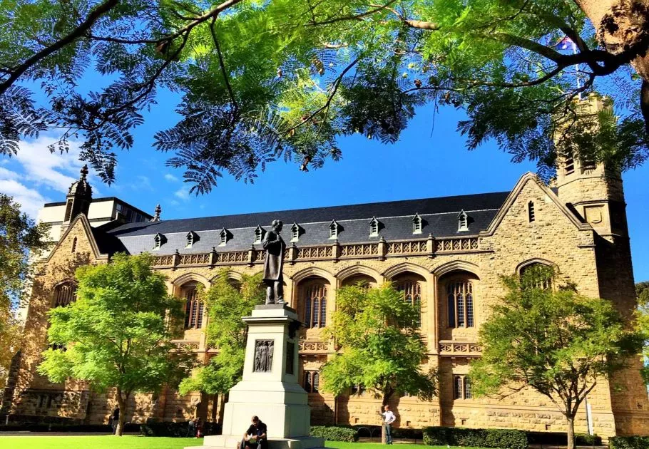 女孩预约九价HPV疫苗被骗万元背后:“高价”紧俏、“低价”过剩,HPV疫苗两极分化加剧 女孩预约九价HPV疫苗被骗万元背后:“高价”紧俏、“低价”过剩,HPV疫苗两极分化加剧