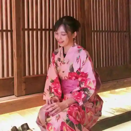 指南者留学学姐从理工科院校到心中的“白月光”CUHK广告学……