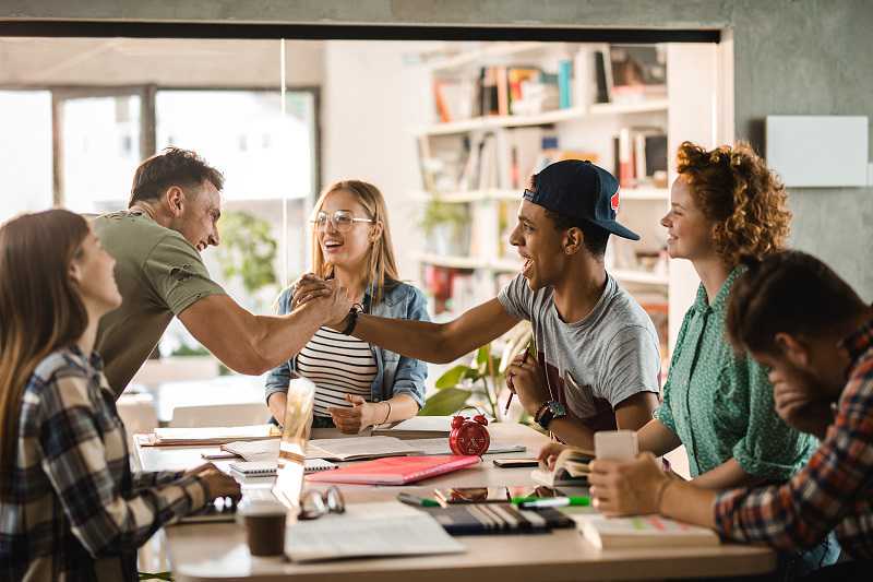 新加坡的图书馆,原来每个都是遛娃的天堂