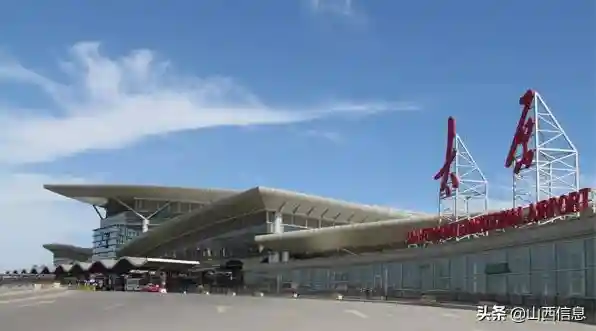 网传赴英留学生回家遛狗泼水,剧情翻转不是这回事,不用背这个锅 网传赴英留学生回家遛狗泼水,剧情翻转不是这回事,不用背这个锅