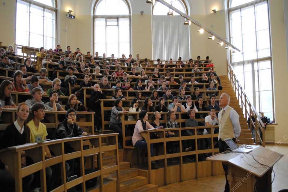 他的书房在北大,也在......