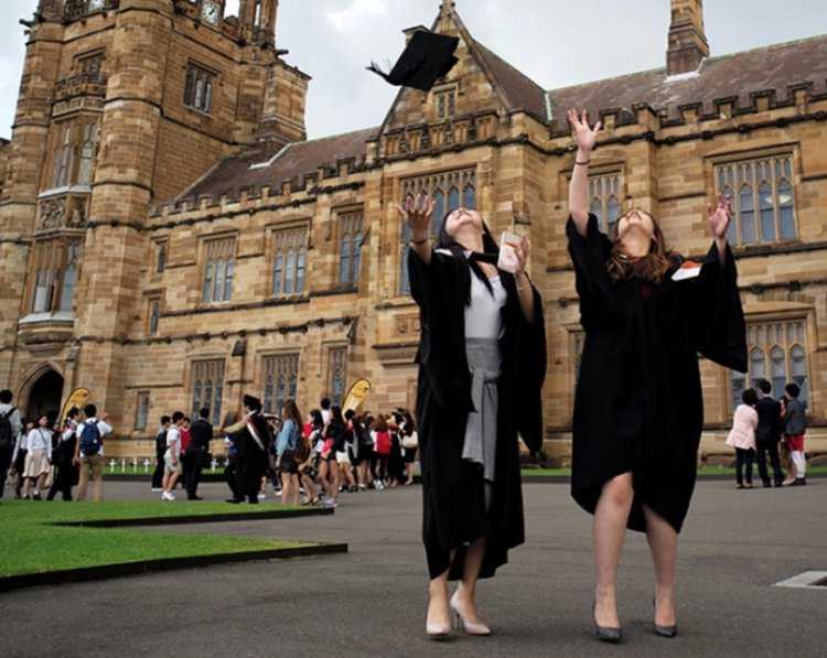 一年圈走419亿英镑,英国留学产业在争议中扩张