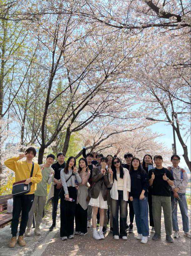 中国最神奇的村子,荡个秋千就能出国。